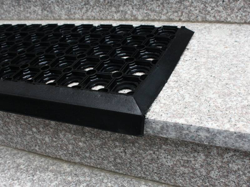 Уличная керамическая плитка: нескользящая и морозостойкая. советы по выбору