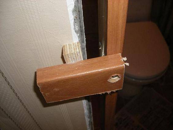 Советы по ремонту деревянной двери