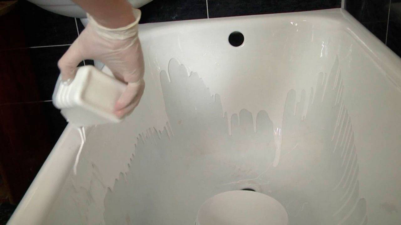 Как покрасить стены в ванной своими руками качественно