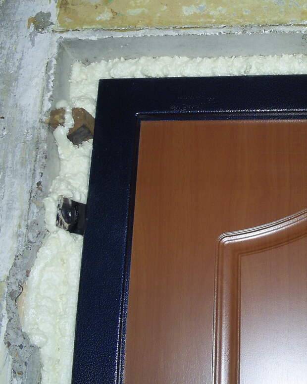 Чем заделать щель после установки входной двери? - mebitex.ru