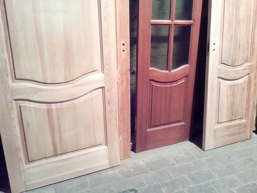 Чем покрасить уличную деревянную дверь? - mebitex.ru