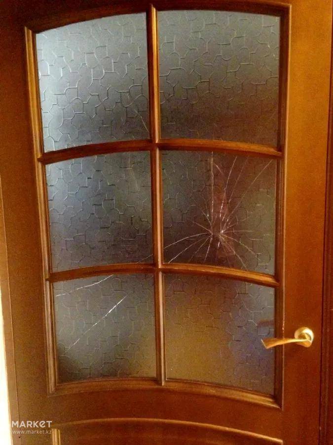 Как произвести замену разбитого стекла в двери самостоятельно