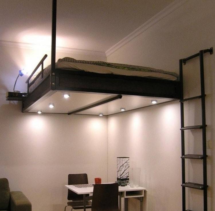 Кровать под потолком: как устроена / фото.