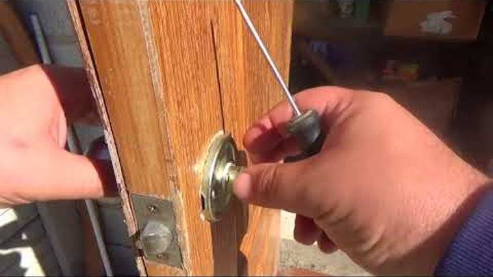 Порядок замены дверной ручки входной металлической двери