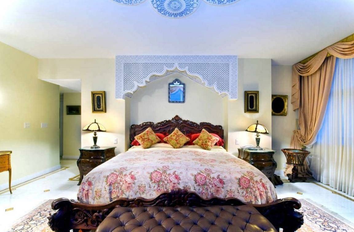 Дизайн спальни в восточном стиле: волшебный и сказочный интерьер для смелых