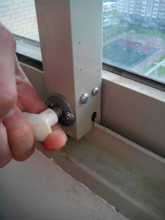Как снять раздвижное окно на балконе из алюминиевого профиля? - строим сами