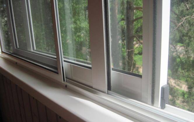 Как снять раздвижное окно на балконе из алюминиевого профиля?