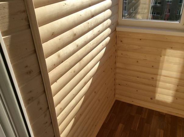 Отделка балкона имитацией бруса, блок хаусом: в чем преимущества материала