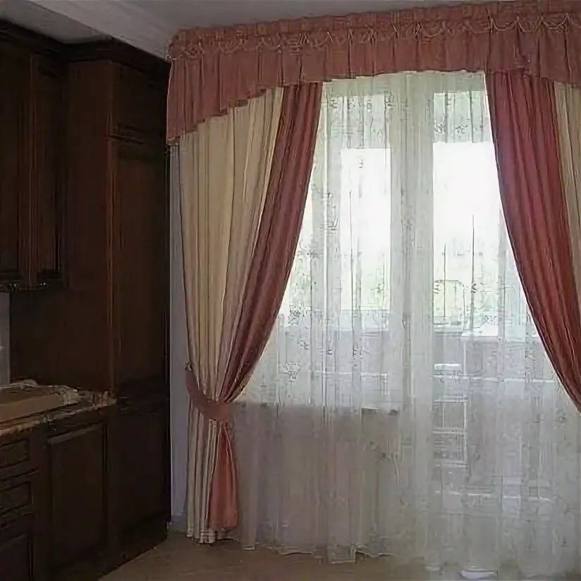 Окна без штор: наклейки, жалюзи -оформление в гостиной и на кухне