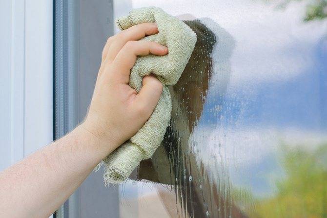 Как подготовить пластиковые окна к зиме: мытьё, регулировка, утепление