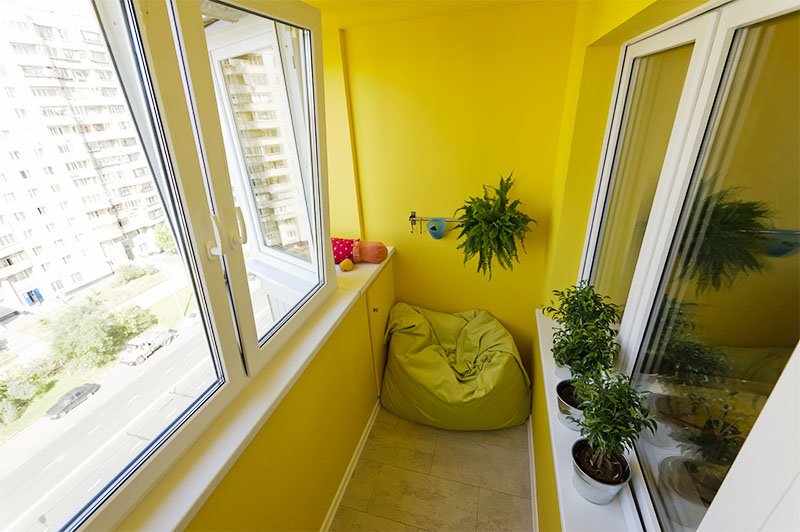 Покраска балкона – как быстро и качественно отделать любые поверхности