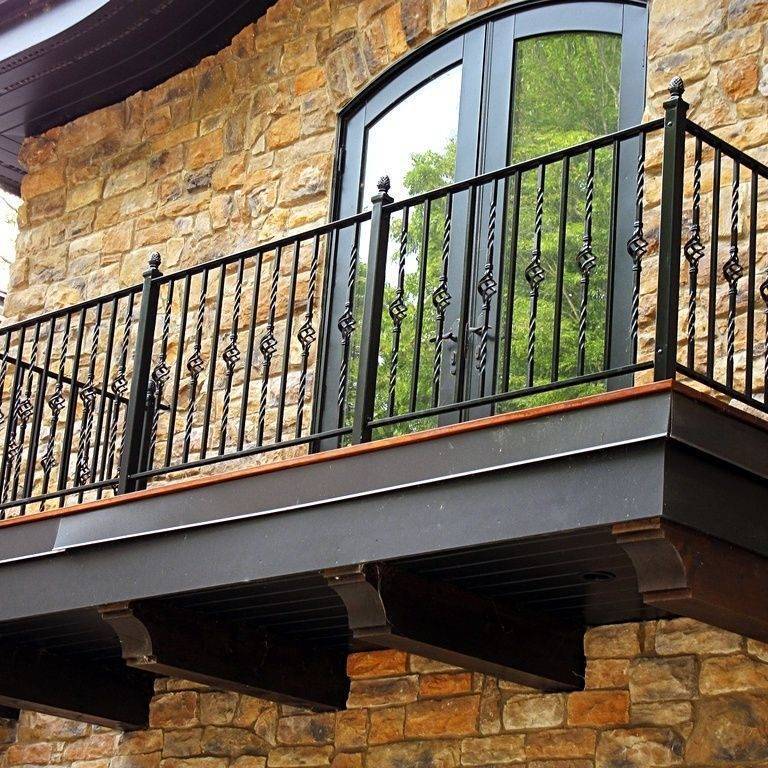 Перила на балкон — важная составляющая балконных ограждений