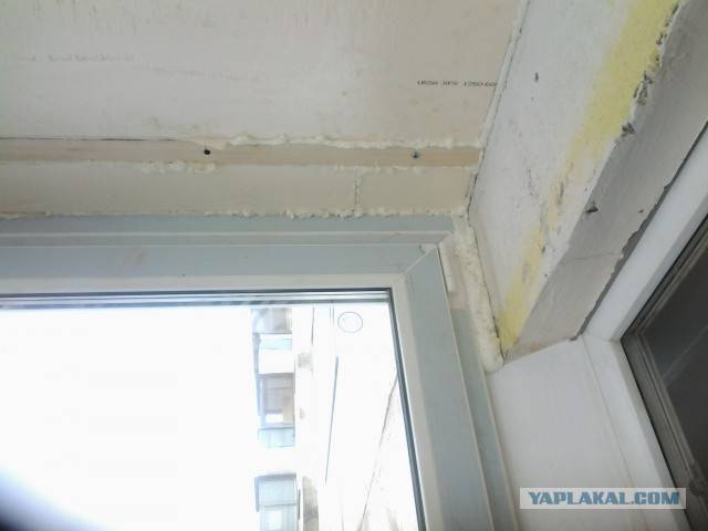 Чем заделать щели на балконе - использование герметика, пены и замазки | стройсоветы