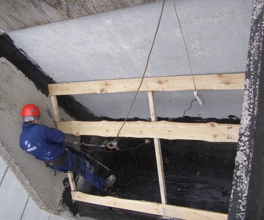 Как устранить протекание балкона: варианты с ремонтом крыши