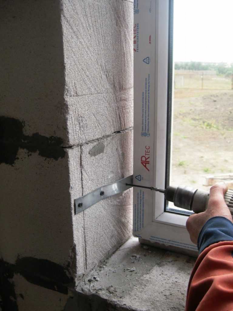 Установка пластиковых окон в газобетонных стенах: оконные перемычки, размеры проемов