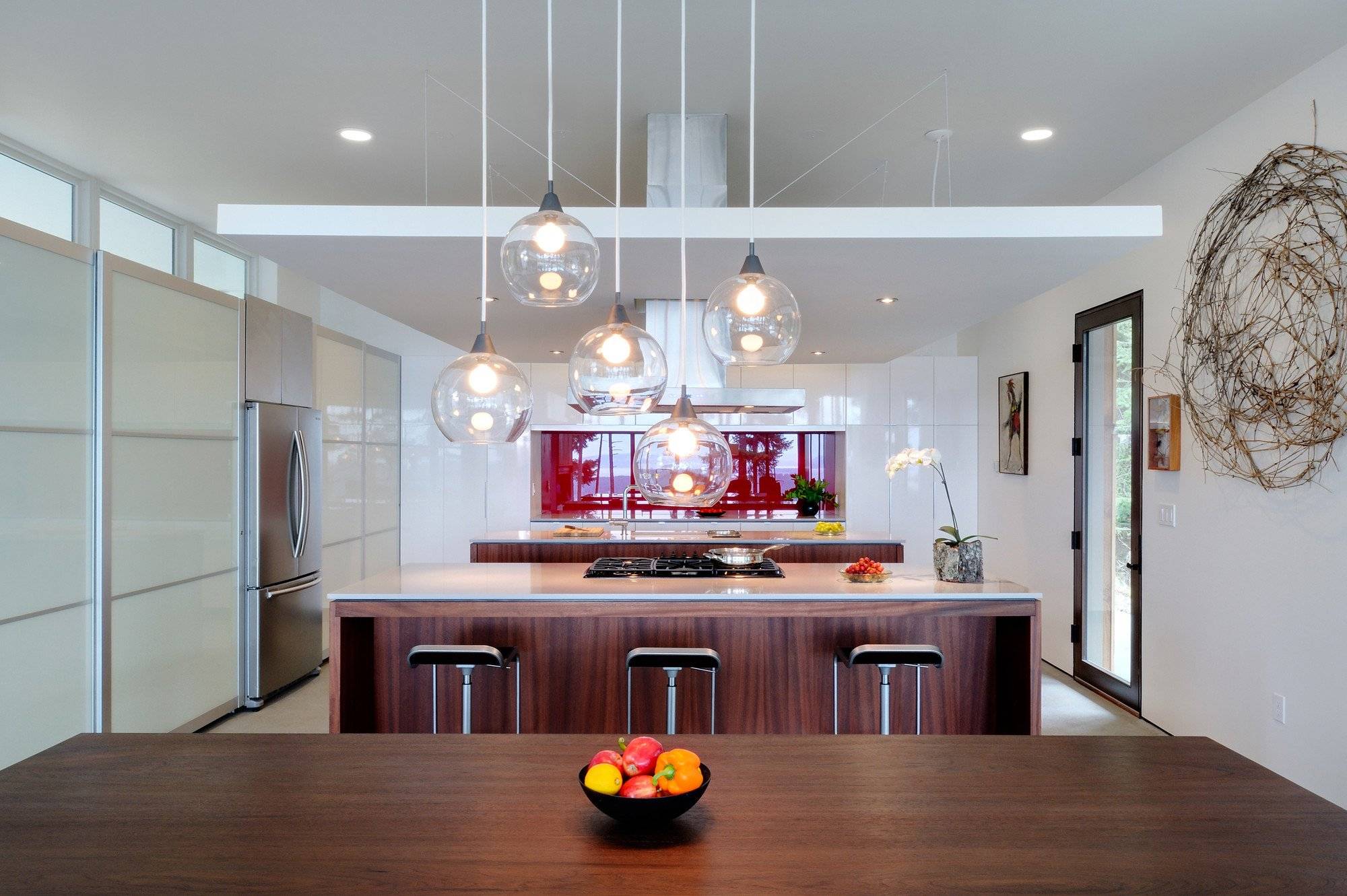 Дизайн потолка на кухне: 100+ фото в интерьере, красивые идеи оформления
