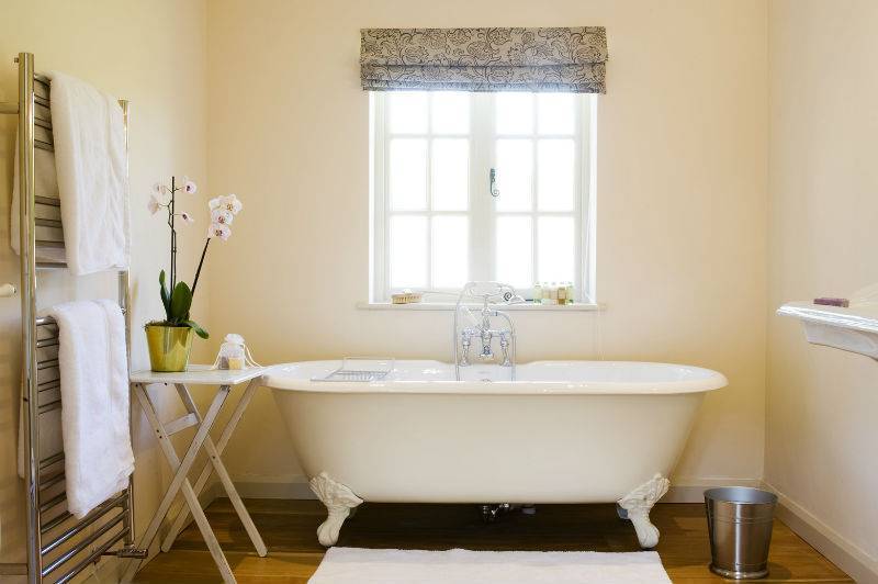 Дизайн ванной комнаты с окном – особенности интерьера ванной с окном