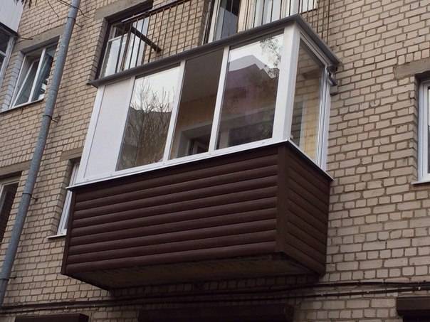 Как быстро защитить балкон от жары и солнца