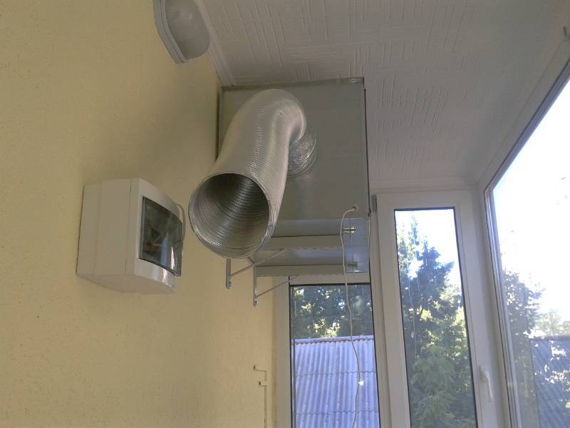 Вентиляция на балконе или лоджии: вытяжка, для курения, своими руками