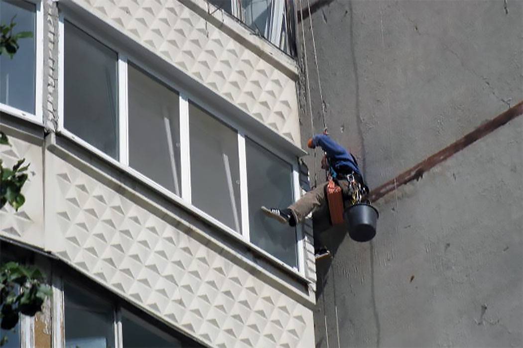 Делаем гидроизоляцию балкона своими руками — заделываем щели