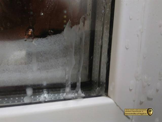 Почему потеют пластиковые окна изнутри в квартире, что делать, если в доме потеют окна, как избавиться