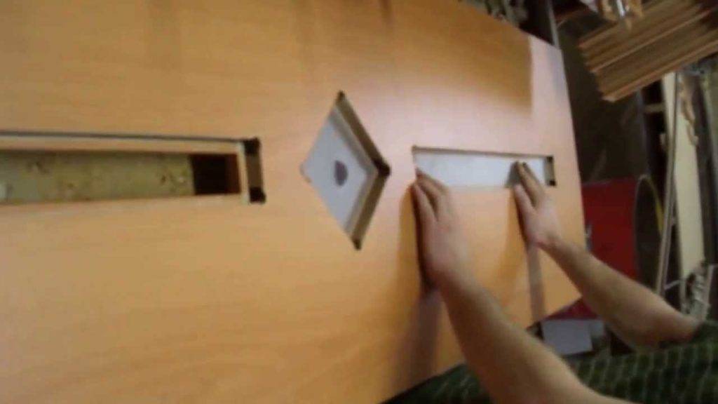 Как вставить стекло в межкомнатную дверь если оно разбилось самостоятельно