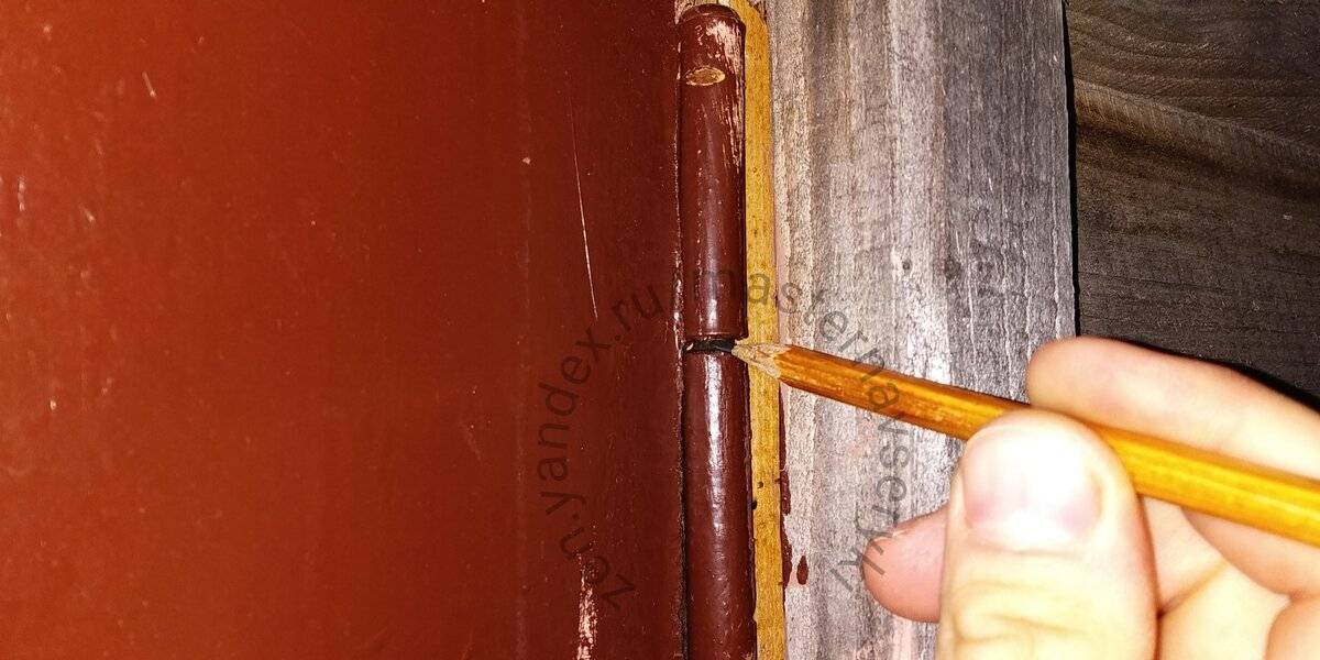 Почему скрипит дверь? чем смазать входную, межкомнатную дверь, чтобы не скрипела?