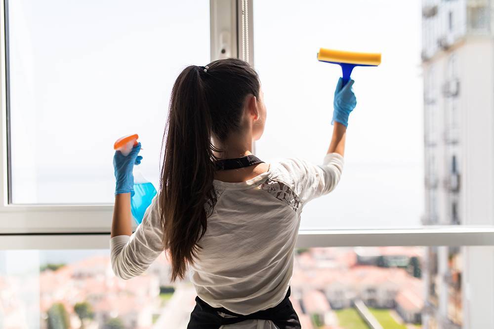 Как и чем мыть пластиковые окна в домашних условиях, отмыть подоконник
