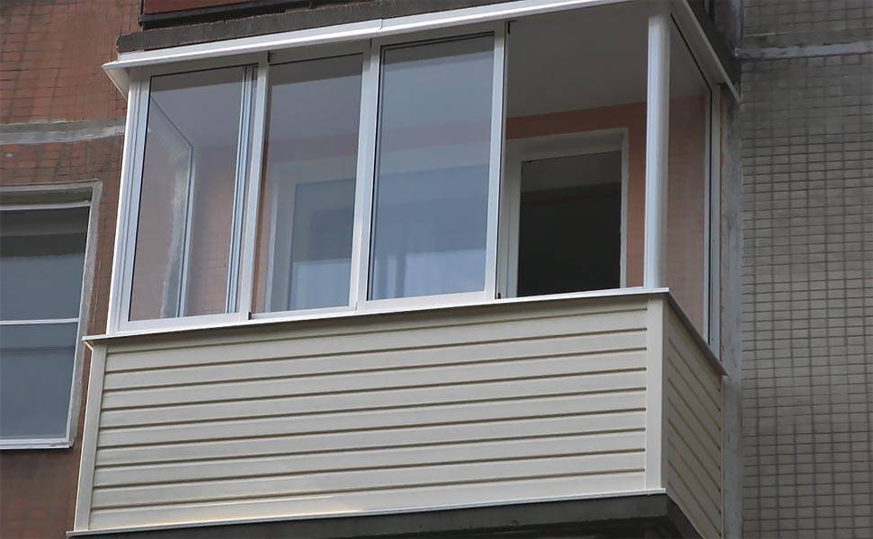 Способы остекления балконов и лоджий, фото примеры остекления балкона пластиком, деревом, алюминиевым профилем, помощь в выборе технологии остекления