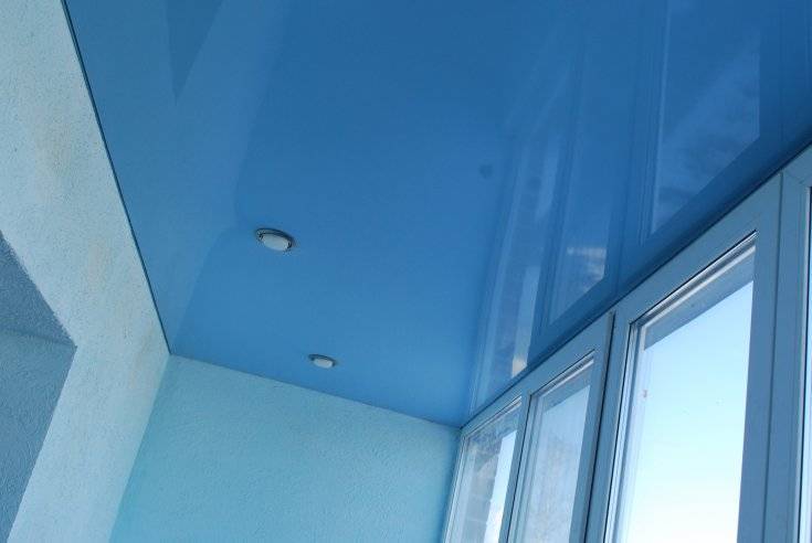 Потолок на балконе: 7 вариантов отделки. можно ли сделать натяжной потолок на балконе