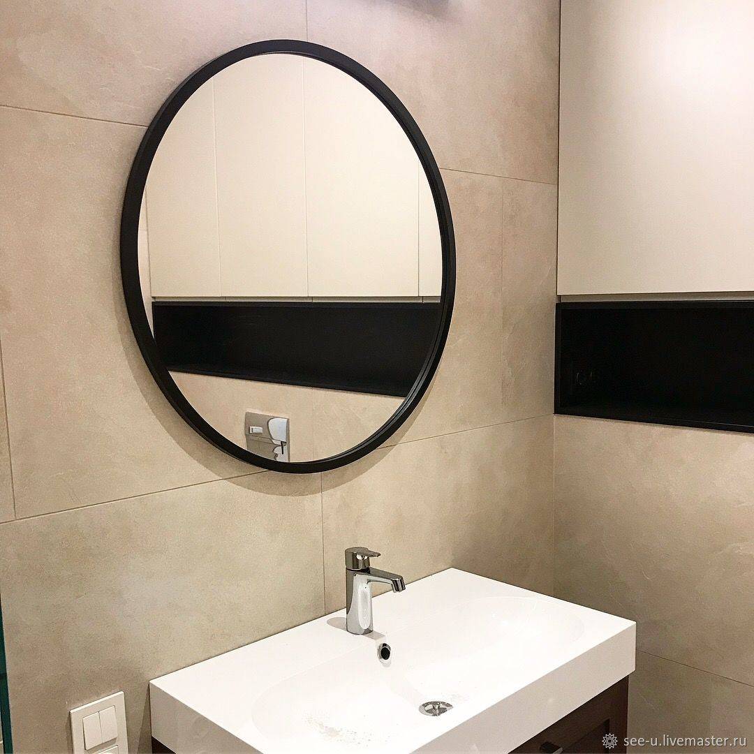 Что лучше в ванной – зеркало или зеркальный шкаф