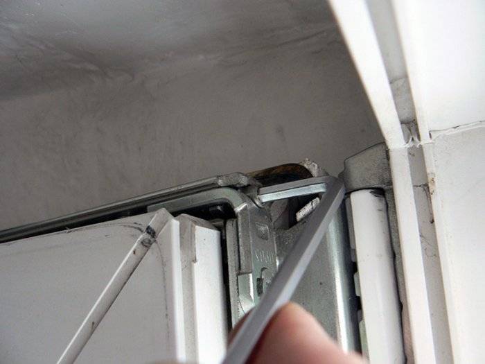 Устранение скрипа пластиковой балконной двери