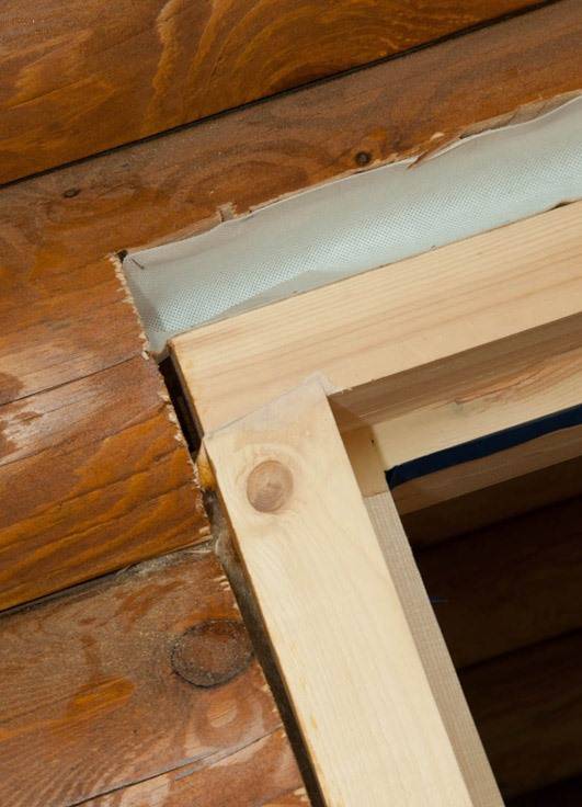 Как установить и утеплить дверь в деревянном доме своими руками: монтаж коробки и утепление двери