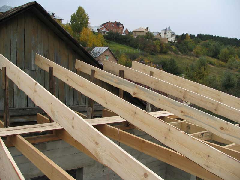 Стропильная система односкатной крыши: особенности конструкции и монтажа