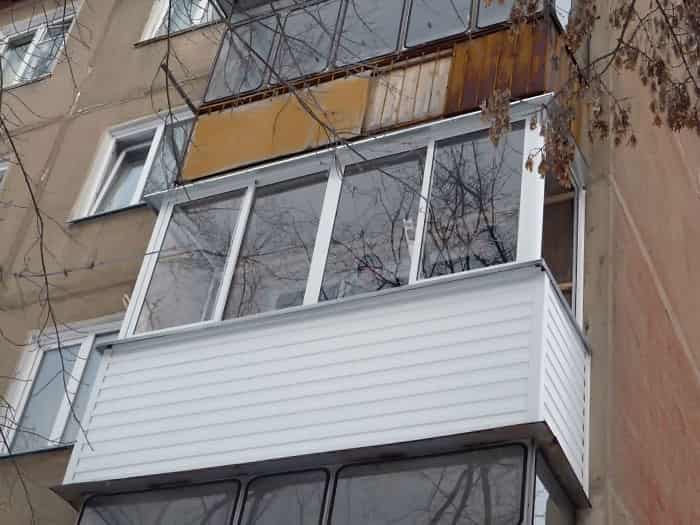 Остекление балконов в хрущевке: варианты, материалы, альтернатива