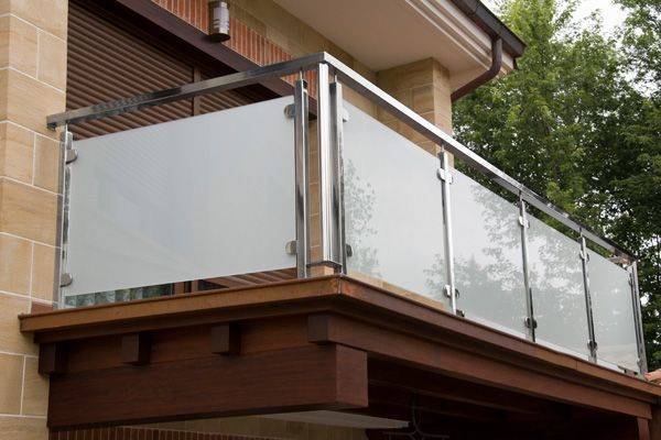 Ограждение балкона + особенности конструкции